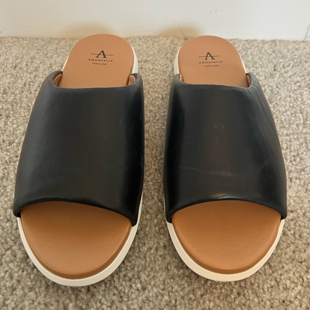Aquatalia Sharla black leather slide size 9